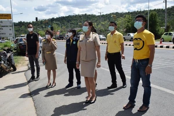 ภาพประกอบข่าว ลำดับที่ 14 จาก สั่งการงานป้องกันเทศบาลเมืองอุทัยธานี ร่วมกับหลายหน่วยงาน ระงับเหตุเพลิงไหม้ร้านบิ๊กวัน