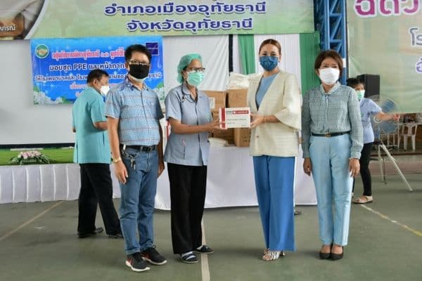 ภาพประกอบข่าว ลำดับที่ 2 จาก เนื่องในโอกาสวันเฉลิมพระชนมพรรษา สมเด็จพระนางเจ้าสิริกิติ์ มูลนิธิไทยเศรษฐ์ มอบเครื่องเอกซเรย์ดิจิตอลมูลค่า 2,500,000 บาท ให้กับโรงพยาบาลสนามแห่งที่ 3