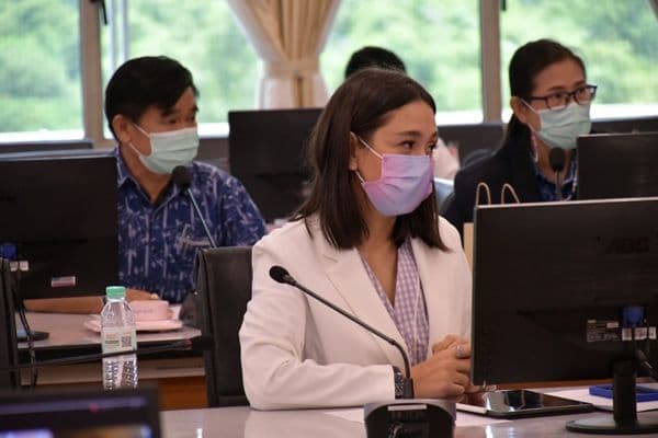 ภาพประกอบข่าว ลำดับที่ 3 จาก ร่วมประชุมคณะกรรมการโรคติดต่อจังหวัดอุทัยธานี