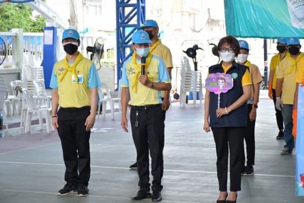 ภาพประกอบข่าว ลำดับที่ 3 จาก ร่วมทำสะอาดสถานที่และพื้นที่ผิวสัมผัสร่วมจุดให้บริการฉีดวัคซีนโควิด-19 บริเวณเทศบาลเมืองอุทัยธานี