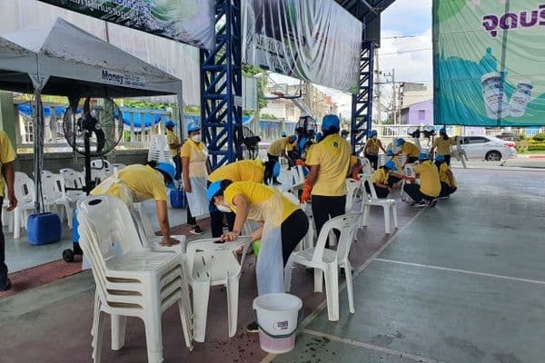 ภาพประกอบข่าว ลำดับที่ 4 จาก ร่วมทำสะอาดสถานที่และพื้นที่ผิวสัมผัสร่วมจุดให้บริการฉีดวัคซีนโควิด-19 บริเวณเทศบาลเมืองอุทัยธานี