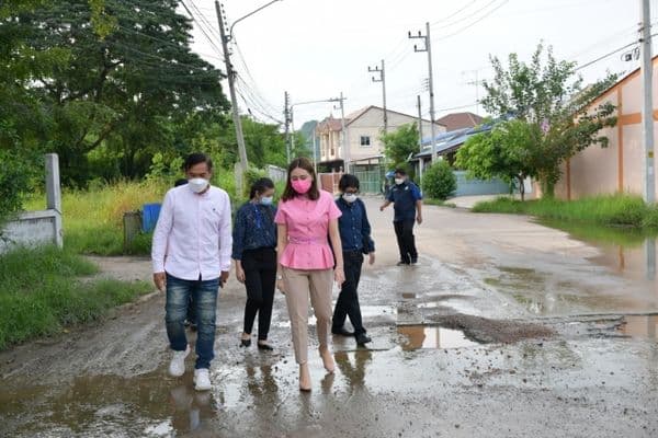 ภาพประกอบข่าว ลำดับที่ 5 จาก สำรวจพื้นที่น้ำท่วมขังระบายไม่ทันเมื่อฝนตกหนักบริเวณชุมชน 14 อมฤตวารี