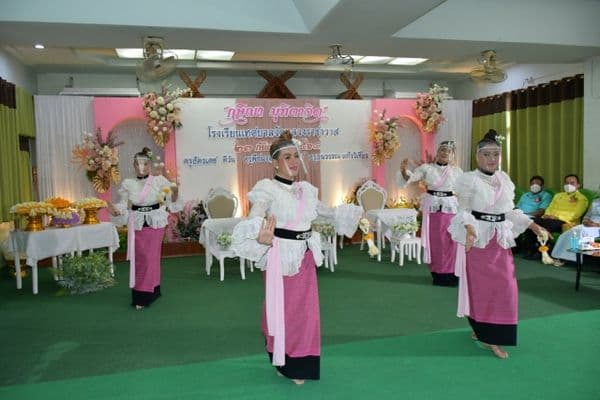 ภาพประกอบข่าว ลำดับที่ 4 จาก งานแสดงมุทิตาจิตครูโรงเรียนเทศบาลวัดหลวงราชาวาสฯ