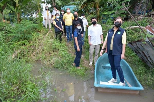 ภาพประกอบข่าว ลำดับที่ 5 จาก ลงพื้นที่ตรวจเยี่ยมบ้านเรือนประชาชนที่น้ำท่วมขัง พร้อมทั้งมอบถุงยังชีพเพื่อบรรเทาความเดือดร้อนเบื้องต้น
