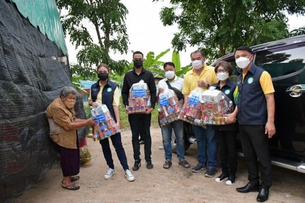 ภาพประกอบข่าว ลำดับที่ 21 จาก ลงพื้นที่ตรวจเยี่ยมบ้านเรือนประชาชนที่น้ำท่วมขัง พร้อมทั้งมอบถุงยังชีพเพื่อบรรเทาความเดือดร้อนเบื้องต้น