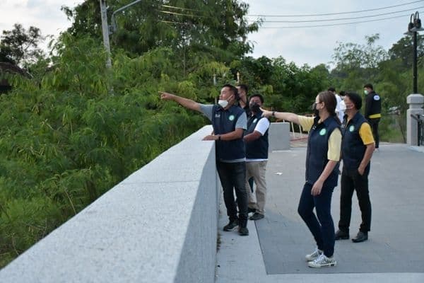 ภาพประกอบข่าว ลำดับที่ 25 จาก ลงพื้นที่ตรวจเยี่ยมบ้านเรือนประชาชนที่น้ำท่วมขัง พร้อมทั้งมอบถุงยังชีพเพื่อบรรเทาความเดือดร้อนเบื้องต้น