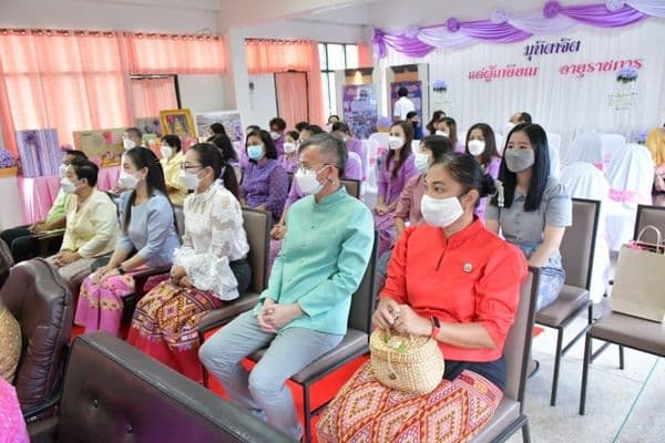ภาพประกอบข่าว ลำดับที่ 3 จาก งานแสดงมุทิตาจิตครูโรงเรียนชุมชนเทศบาลวัดมณีสถิตกปิฏฐาราม