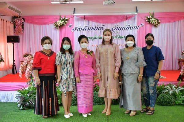 ภาพประกอบข่าว ลำดับที่ 17 จาก งานแสดงมุทิตาจิตครูโรงเรียนชุมชนเทศบาลวัดมณีสถิตกปิฏฐาราม
