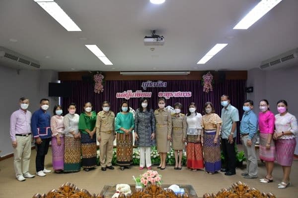 ภาพประกอบข่าว ลำดับที่ 4 จาก เทศบาลเมืองอุทัยธานีแสดงมุฑิตาจิตแด่ผู้เกษียณอายุราชการและผู้ลาออกจากราชการ