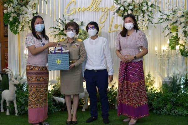 ภาพประกอบข่าว ลำดับที่ 15 จาก เทศบาลเมืองอุทัยธานีแสดงมุฑิตาจิตแด่ผู้เกษียณอายุราชการและผู้ลาออกจากราชการ