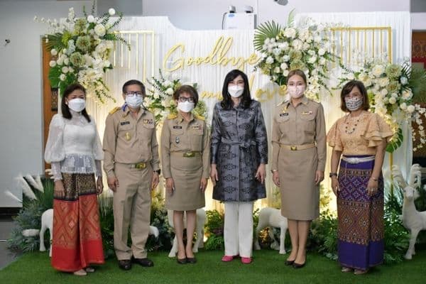 ภาพประกอบข่าว ลำดับที่ 31 จาก เทศบาลเมืองอุทัยธานีแสดงมุฑิตาจิตแด่ผู้เกษียณอายุราชการและผู้ลาออกจากราชการ