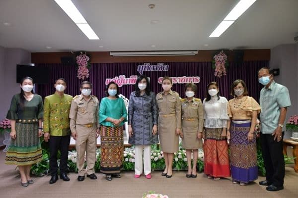 ภาพประกอบข่าว ลำดับที่ 53 จาก เทศบาลเมืองอุทัยธานีแสดงมุฑิตาจิตแด่ผู้เกษียณอายุราชการและผู้ลาออกจากราชการ