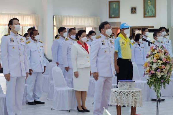 ภาพประกอบข่าว ลำดับที่ 5 จาก ร่วมพิธีวางพวงมาลาถวายราชสักการะพระบาทสมเด็จพระจอมเกล้าเจ้าอยู่หัว รัชกาลที่ 4 เนื่องในวันคล้ายวันสวรรคต