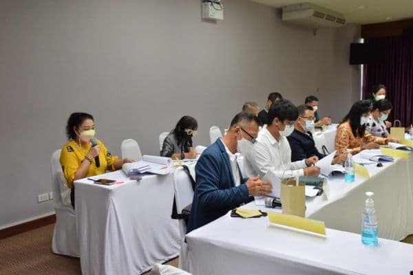 ภาพประกอบข่าว ลำดับที่ 2 จาก ประชุมคณะกรรมการพัฒนาเทศบาลเมืองอุทัยธานี ครั้งที่ 2/2564