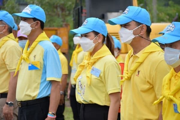 ภาพประกอบข่าว ลำดับที่ 2 จาก กิจกรรมจิตอาสาพัฒนา ขุดลอกลำรางสาธารณะ บริเวณถนนทางหลวงหมายเลข 333 เนื่องในวันคล้ายวันสวรรคตพระบาทสมเด็จ พระบรมชนกาธิเบศร มหาภูมิพลอดุลยเดชมหาราช บรมนาถบพิตร