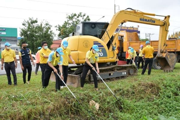 ภาพประกอบข่าว ลำดับที่ 8 จาก กิจกรรมจิตอาสาพัฒนา ขุดลอกลำรางสาธารณะ บริเวณถนนทางหลวงหมายเลข 333 เนื่องในวันคล้ายวันสวรรคตพระบาทสมเด็จ พระบรมชนกาธิเบศร มหาภูมิพลอดุลยเดชมหาราช บรมนาถบพิตร