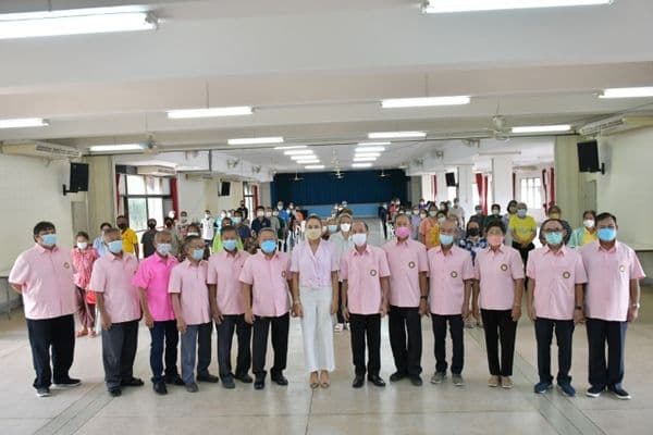 ภาพประกอบข่าว ลำดับที่ 12 จาก แจกข้าวสารและถุงยังชีพให้แก่ประชาชนผู้ขาดแคลนในเขตเทศบาลเมืองอุทัยธานี