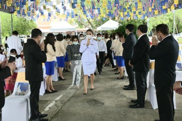 ภาพประกอบข่าว ลำดับที่ 5 จาก ร่วมพิธีถวายผ้าพระกฐินพระราชทาน ณ วัดมณีสถิตกปิฏฐาราม