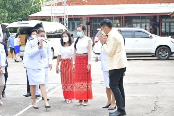 ภาพประกอบข่าว ลำดับที่ 8 จาก ร่วมพิธีถวายผ้าพระกฐินพระราชทาน ณ วัดมณีสถิตกปิฏฐาราม