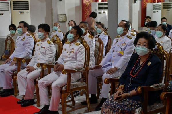 ภาพประกอบข่าว ลำดับที่ 12 จาก ร่วมพิธีถวายผ้าพระกฐินพระราชทาน ณ วัดมณีสถิตกปิฏฐาราม