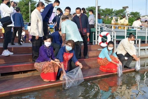 ภาพประกอบข่าว ลำดับที่ 11 จาก ร่วมประชาสัมพันธ์ลอยกระทงวิถีใหม่ สืบสานวัฒนธรรมไทย