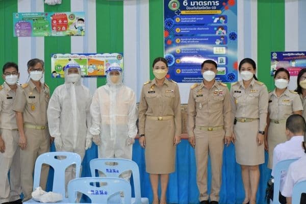 ภาพประกอบข่าว ลำดับที่ 6 จาก ตรวจเยี่ยมโรงเรียนโรงเรียนที่เปิดเทอมวันแรก เพื่อตรวจเยี่ยมความพร้อมในการจัดการเรียนการสอนของสถานศึกษาในสังกัด
