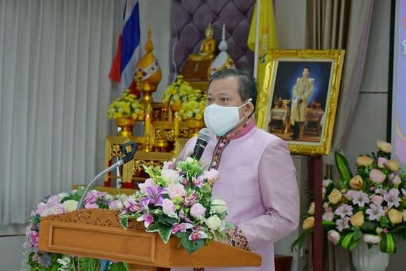ภาพประกอบข่าว ลำดับที่ 3 จาก ร่วมพิธีเปิดและลงนามบันทึกข้อตกลงความร่วมมือ โครงการประชุมภาคีเครือข่ายและจัดทำแผนบูรณาการการดำเนินงาน ตามพระราชดำริ สมเด็จพระกนิษฐาธิราชเจ้า กรมสมเด็จพระเทพรัตนราชสุดาฯ สยามบรมราชกุมารี ประจำปีงบประมาณ 2565
