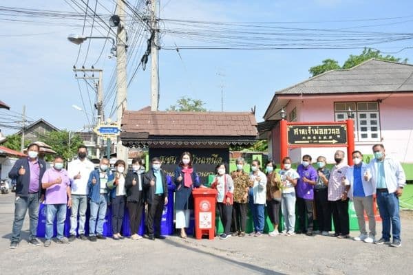 ภาพประกอบข่าว ลำดับที่ 2 จาก มอบถังขยะให้กับตัวแทนชุมชน ทั้ง 15 ชุมชน