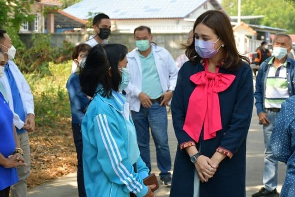 ภาพประกอบข่าว ลำดับที่ 10 จาก มอบถังขยะให้กับตัวแทนชุมชน ทั้ง 15 ชุมชน