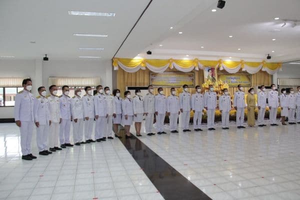 ภาพประกอบข่าว ลำดับที่ 3 จาก พิธีถวายพานพุ่มดอกไม้และพิธีถวายบังคม วันชาติ และ วันพ่อแห่งชาติ 5 ธันวาคม 2564