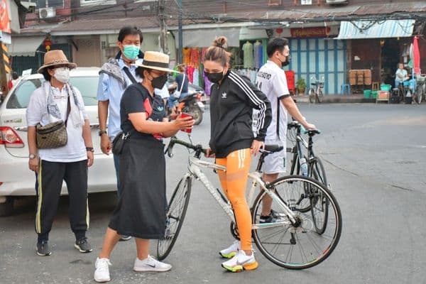 ภาพประกอบข่าว ลำดับที่ 4 จาก ตกแต่งต้นคริสมาสต์ยักษ์ต้อนรับคริสมาสต์และเทศกาลปีใหม่ 2565