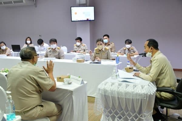 ภาพประกอบข่าว ลำดับที่ 3 จาก ประชุมหารือเพื่อปรับปรุงขอบเขตงานโครงการจัดทำแผน ปฏิบัติการ ด้านการอนุรักษ์และพัฒนาเมืองเก่าอุทัยธานี