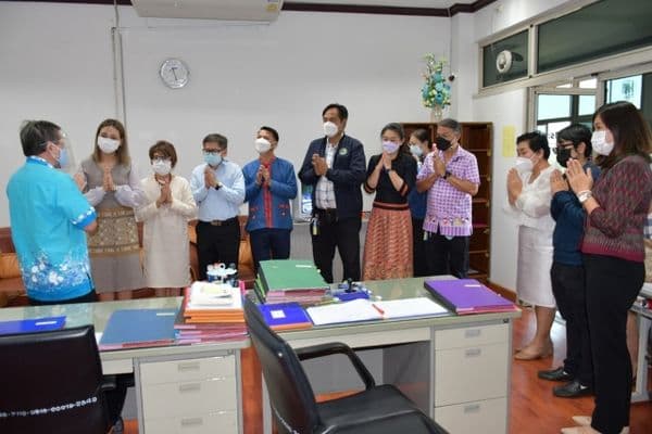 ภาพประกอบข่าว ลำดับที่ 7 จาก มอบกระเช้าอวยพรปีใหม่