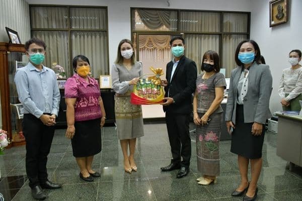 ภาพประกอบข่าว ลำดับที่ 13 จาก มอบกระเช้าอวยพรปีใหม่