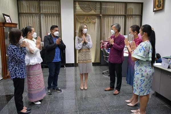 ภาพประกอบข่าว ลำดับที่ 14 จาก มอบกระเช้าอวยพรปีใหม่