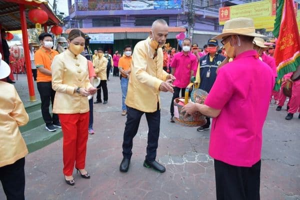 ภาพประกอบข่าว ลำดับที่ 8 จาก งานประเพณีแห่เจ้าพ่อเจ้าแม่เมืองอุทัยธานี ประจำปี 2564-2565