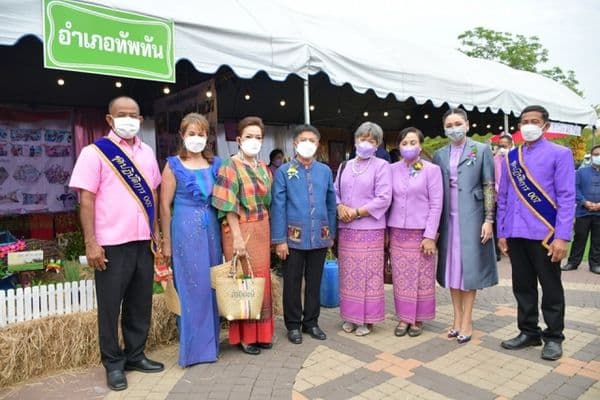ภาพประกอบข่าว ลำดับที่ 8 จาก งานมหกรรมของดี วิถีสตรี เมืองอู่ไท เนื่องในวันสตรีสากล ประจำปี 2565