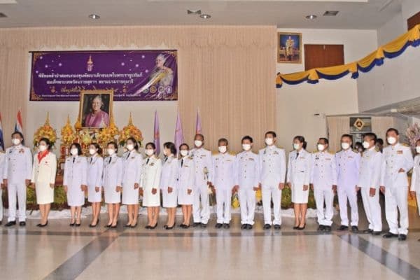 ภาพประกอบข่าว ลำดับที่ 4 จาก พิธีวันที่ระลึกพระบาทสมเด็จพระนั่งเกล้าเจ้าอยู่หัว พระมหาเจษฎาราชเจ้า และวันข้าราชการพลเรือน ประจำปี 2565