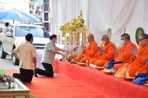 ภาพประกอบข่าว ลำดับที่ 3 จาก พิธีเจริญพระพุทธมนต์เย็น เนื่องในประเพณีวันสงกรานต์ ประจำปี​ 2565​