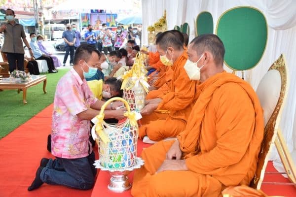 ภาพประกอบข่าว ลำดับที่ 6 จาก พิธีเจริญพระพุทธมนต์เย็น เนื่องในประเพณีวันสงกรานต์ ประจำปี​ 2565​