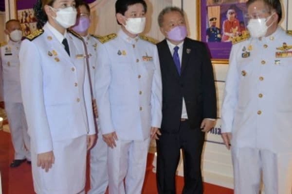 ภาพประกอบข่าว ลำดับที่ 3 จาก ร่วมพิธีสมโภชกระถางธูปพระราชทาน