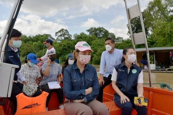 ภาพประกอบข่าว ลำดับที่ 8 จาก มอบเครื่องอุปโภค บริโภค ตามโครงการขับเคลื่อนปฏิบัติการขจัดความยากจน