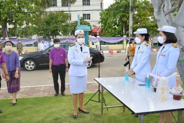 ภาพประกอบข่าว ลำดับที่ 5 จาก ถวายเครื่องราชสักการะ (พานพุ่มทอง-พานพุ่มเงิน)