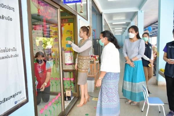 ภาพประกอบข่าว ลำดับที่ 2 จาก ตรวจดูความเรียบร้อยภายในโรงเรียนเทศบาลบ้านปากกะบาด