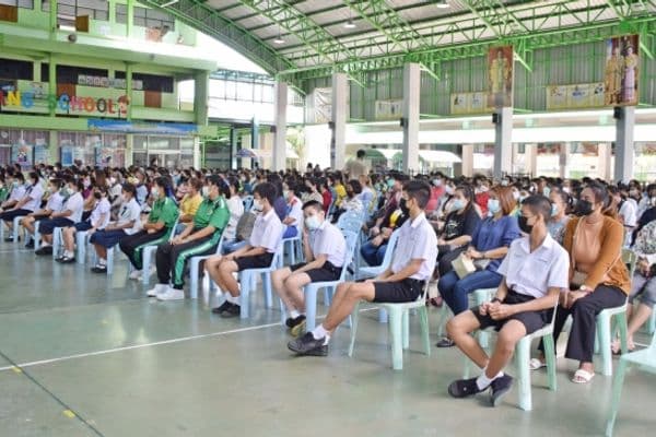 ภาพประกอบข่าว ลำดับที่ 3 จาก ประธานการประชุมผู้ปกครองนักเรียนและมอบปัจจัยพื้นฐาน โรงเรียนเทศบาลวัดหลวงราชาวาส สาธิตมหาวิทยาลัยรามคำแหง