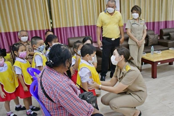 ภาพประกอบข่าว ลำดับที่ 2 จาก ประชุมผู้ปกครองนักเรียนและมอบปัจจัยพื้นฐาน โรงเรียนเทศบาลวัดธรรมโศภิต