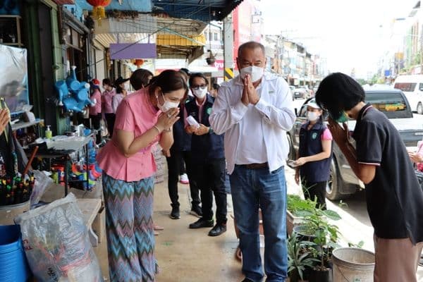 ภาพประกอบข่าว ลำดับที่ 1 จาก เชิญชวนให้พ่อค้า ประชาชนที่เป็นเจ้าของงาช้าง ร่วมตั้งโต๊ะหมู่บูชาประดับงาช้าง เนื่องในงานประเพณีตักบาตรเทโว ประจำปี พ.ศ. 2565