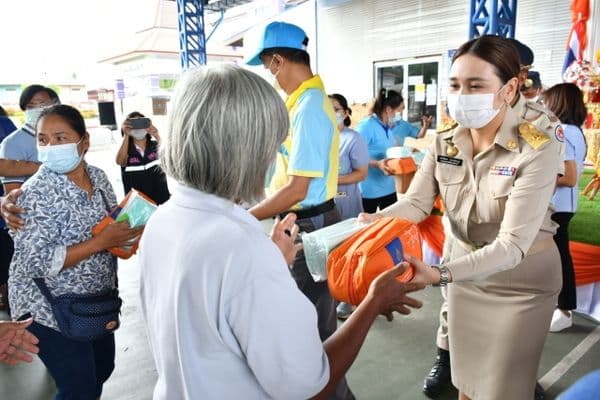 ภาพประกอบข่าว ลำดับที่ 2 จาก ต้อนรับคณะหน่วยแพทย์พระราชทาน