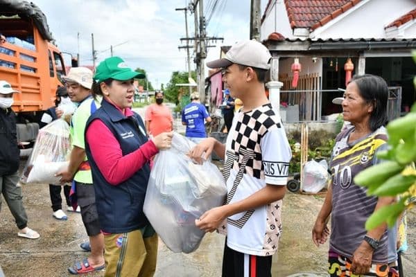 ภาพประกอบข่าว ลำดับที่ 2 จาก ลงพื้นที่มอบถุงยังชีพให้กำลังใจประชาชน วันที่ 10 ต.ค. 65