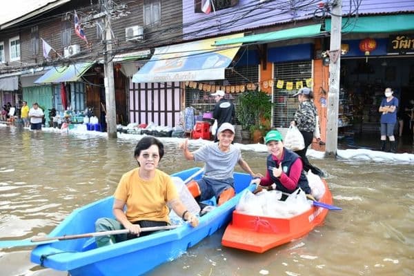 ภาพประกอบข่าว ลำดับที่ 5 จาก ลงพื้นที่มอบถุงยังชีพให้กำลังใจประชาชน วันที่ 10 ต.ค. 65